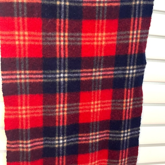 100% Cashmere Blue and Red Plaid Winter Scarf - Picture 6 of 7
